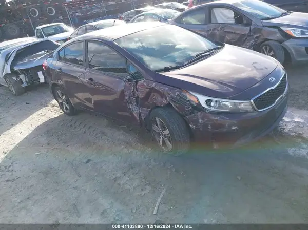 3KPFL4A72JE181759 2018 KIA FORTE - Image 1