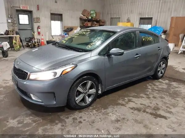 3KPFL4A72JE182071 2018 KIA FORTE - Image 2