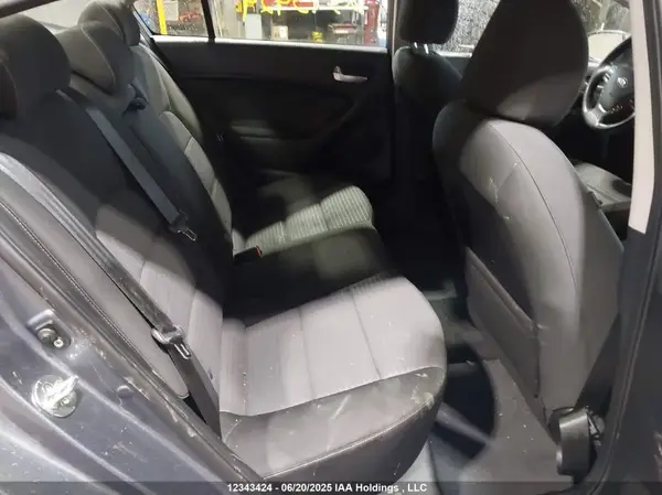 3KPFL4A72JE182071 2018 KIA FORTE - Image 8