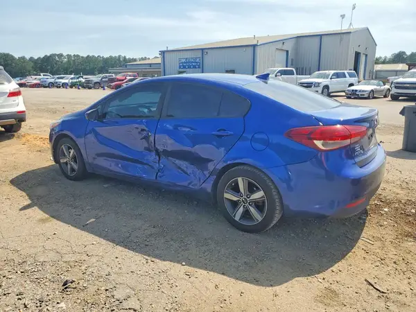 3KPFL4A72JE185553 2018 KIA FORTE - Image 2