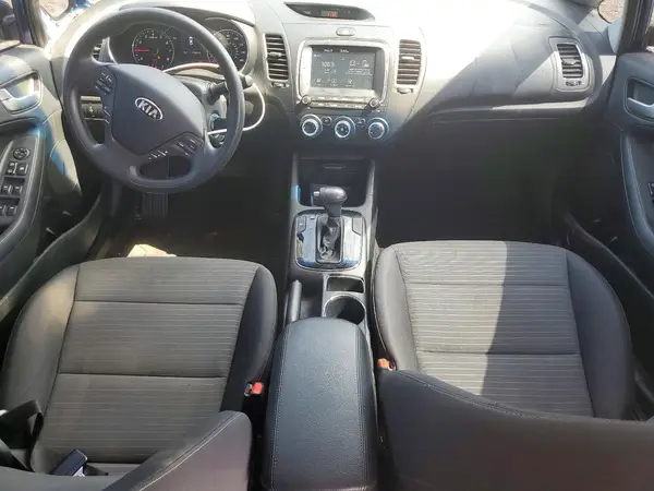 3KPFL4A72JE185553 2018 KIA FORTE - Image 8