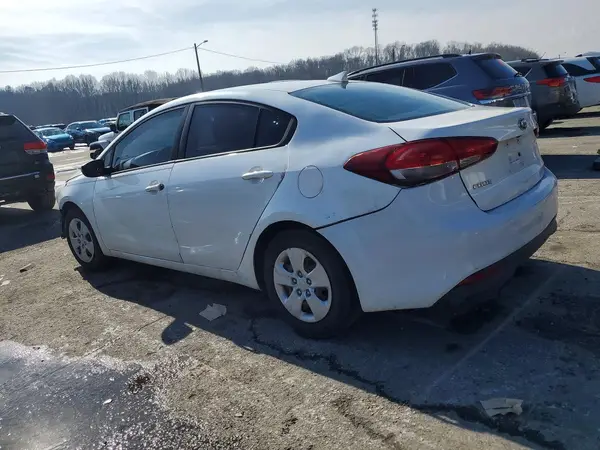 3KPFL4A72JE186122 2018 KIA FORTE - Image 2