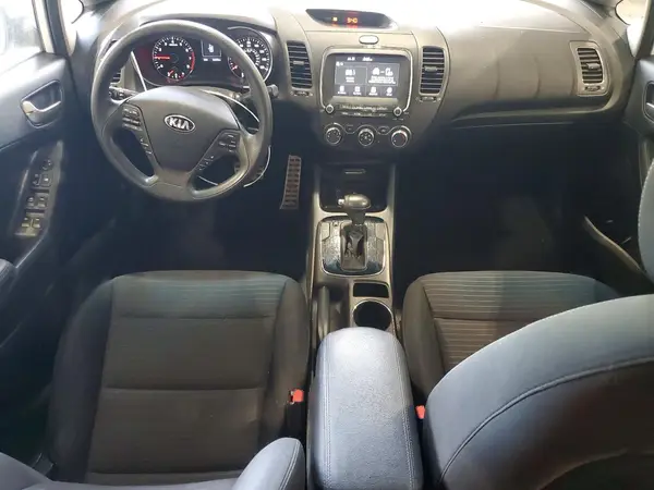 3KPFL4A72JE186203 2018 KIA FORTE - Image 8