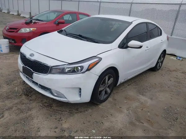 3KPFL4A72JE187366 2018 KIA FORTE - Image 2