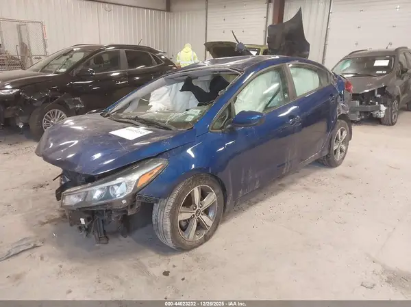 3KPFL4A72JE189019 2018 KIA FORTE - Image 2