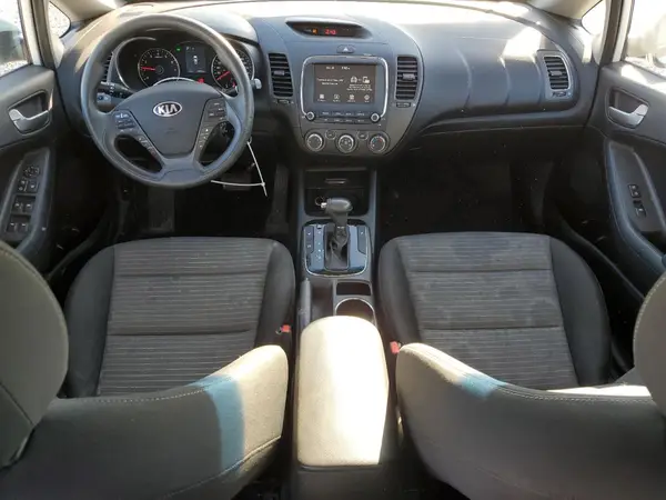 3KPFL4A72JE190381 2018 KIA FORTE - Image 8
