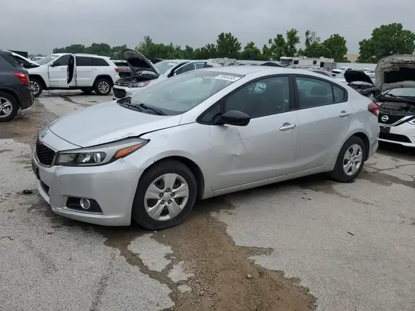 3KPFL4A72JE190526 2018 KIA FORTE - Image 1