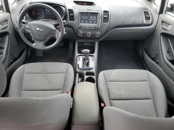 3KPFL4A72JE190526 2018 KIA FORTE - Image 8