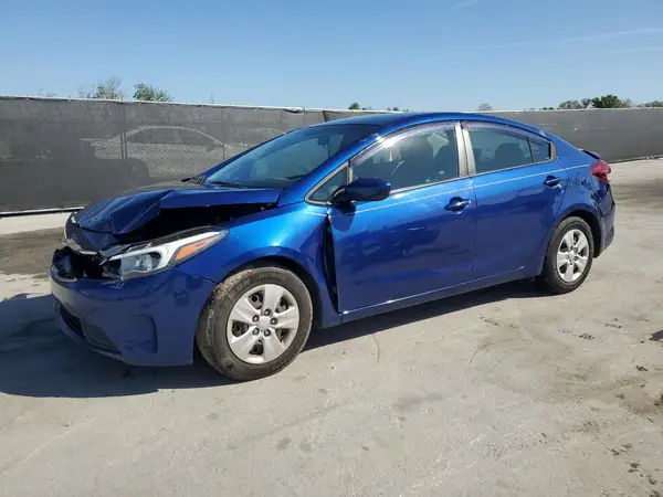 3KPFL4A72JE190753 2018 KIA FORTE - Image 1