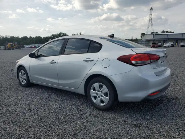 3KPFL4A72JE193927 2018 KIA FORTE - Image 2
