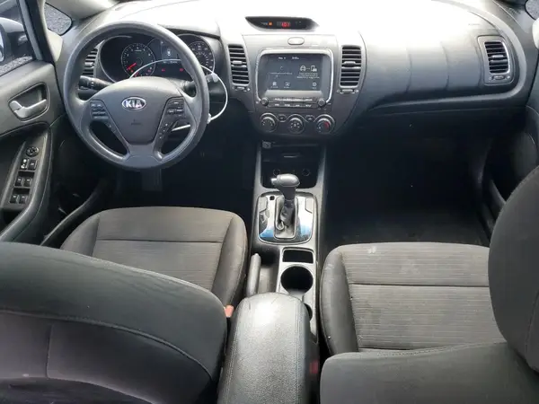 3KPFL4A72JE193927 2018 KIA FORTE - Image 8