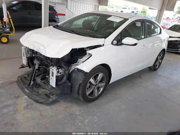 3KPFL4A72JE194043 2018 KIA FORTE - Image 2