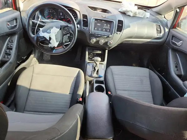 3KPFL4A72JE194401 2018 KIA FORTE - Image 8