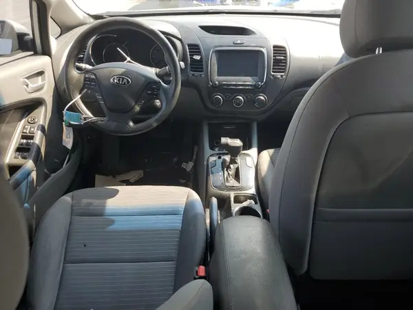 3KPFL4A72JE195290 2018 KIA FORTE - Image 8