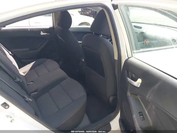 3KPFL4A72JE195581 2018 KIA FORTE - Image 8