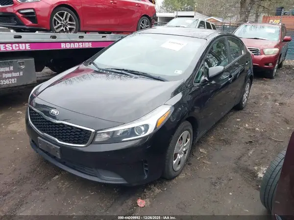 3KPFL4A72JE195807 2018 KIA FORTE - Image 2