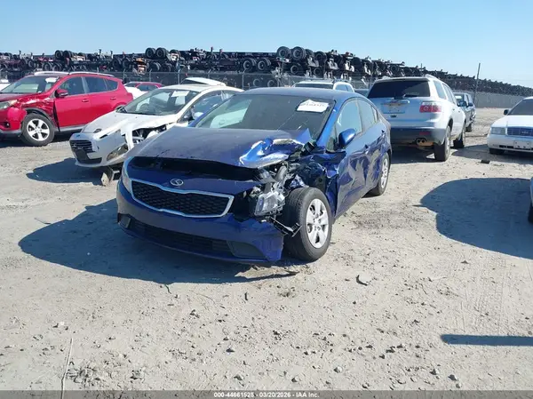 3KPFL4A72JE196911 2018 KIA FORTE - Image 2