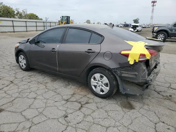 3KPFL4A72JE198416 2018 KIA FORTE - Image 2