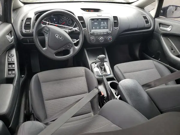 3KPFL4A72JE198416 2018 KIA FORTE - Image 8