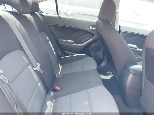 3KPFL4A72JE199100 2018 KIA FORTE - Image 8