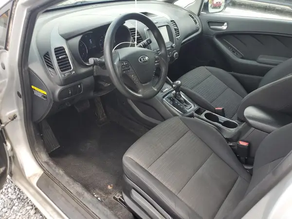 3KPFL4A72JE199582 2018 KIA FORTE - Image 8