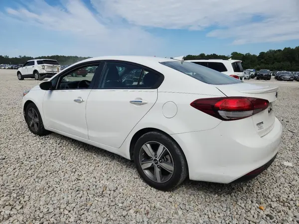 3KPFL4A72JE202044 2018 KIA FORTE - Image 2
