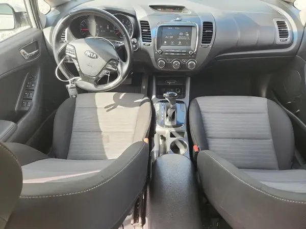 3KPFL4A72JE202044 2018 KIA FORTE - Image 8