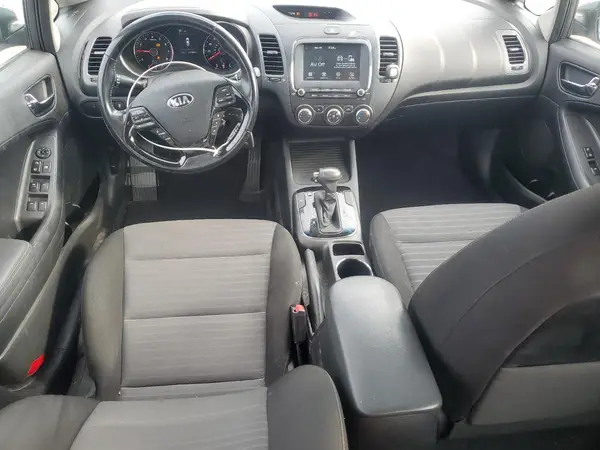 3KPFL4A72JE202142 2018 KIA FORTE - Image 8