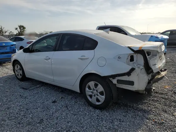 3KPFL4A72JE202903 2018 KIA FORTE - Image 2