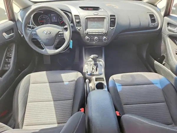 3KPFL4A72JE204196 2018 KIA FORTE - Image 8