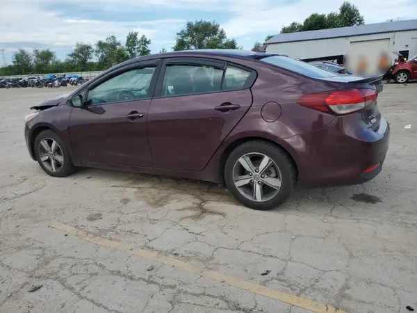 3KPFL4A72JE210340 2018 KIA FORTE - Image 2
