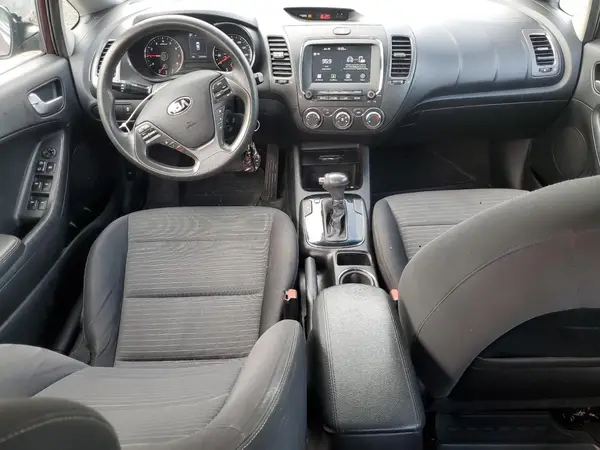 3KPFL4A72JE210340 2018 KIA FORTE - Image 8
