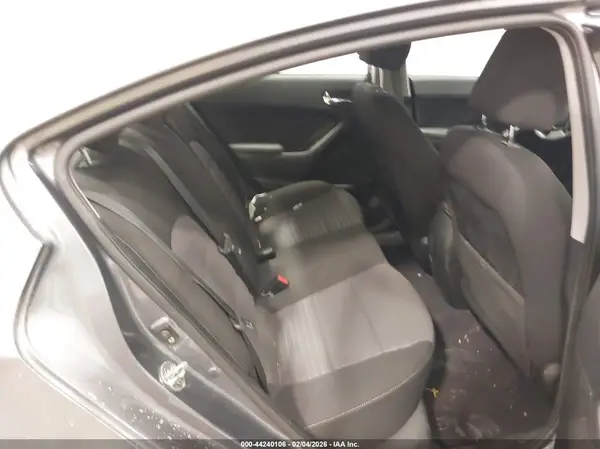 3KPFL4A72JE210788 2018 KIA FORTE - Image 8