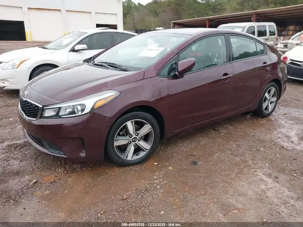 3KPFL4A72JE211763 2018 KIA FORTE - Image 2