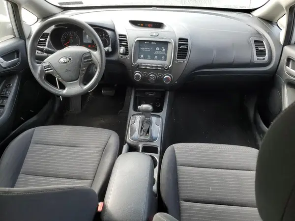 3KPFL4A72JE211777 2018 KIA FORTE - Image 8