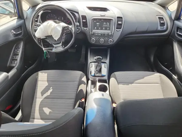 3KPFL4A72JE214226 2018 KIA FORTE - Image 8