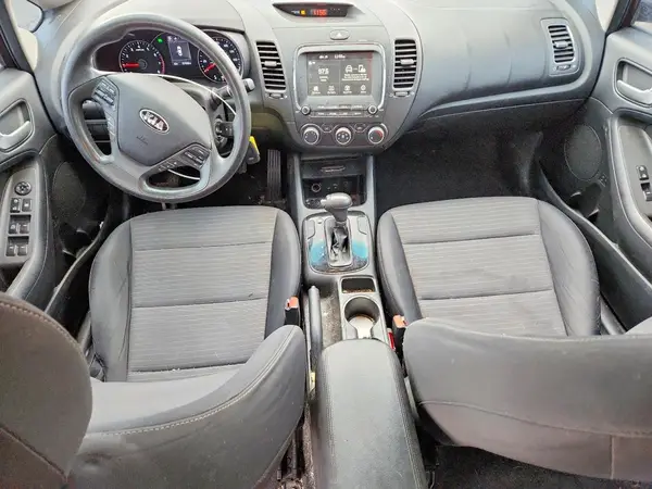 3KPFL4A72JE215425 2018 KIA FORTE - Image 8