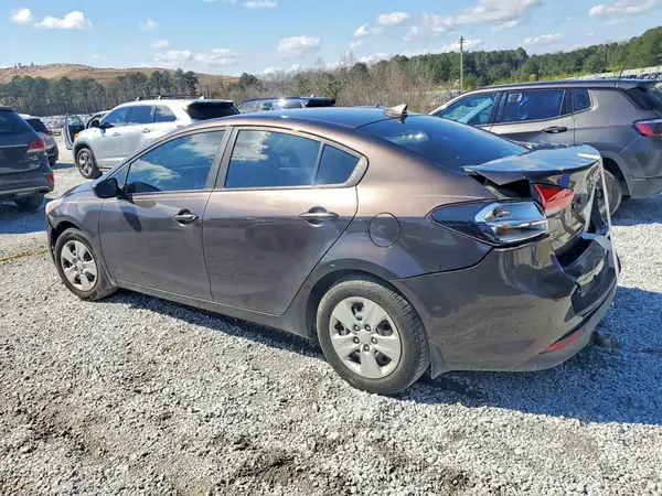 3KPFL4A72JE215599 2018 KIA FORTE - Image 2