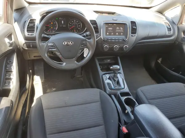3KPFL4A72JE217207 2018 KIA FORTE - Image 8