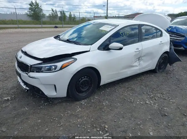 3KPFL4A72JE217997 2018 KIA FORTE - Image 2