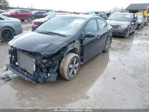 3KPFL4A72JE220270 2018 KIA FORTE - Image 2