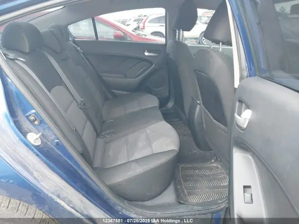 3KPFL4A72JE221760 2018 KIA FORTE - Image 8
