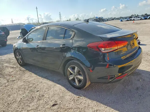 3KPFL4A72JE221872 2018 KIA FORTE - Image 2