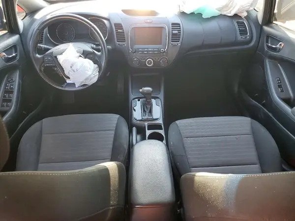 3KPFL4A72JE221872 2018 KIA FORTE - Image 8