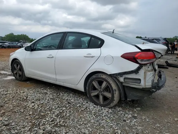 3KPFL4A72JE225887 2018 KIA FORTE - Image 2