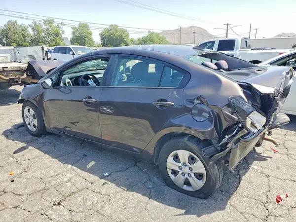 3KPFL4A72JE226036 2018 KIA FORTE - Image 2
