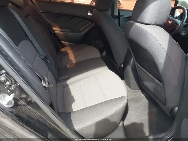 3KPFL4A72JE234251 2018 KIA FORTE - Image 8