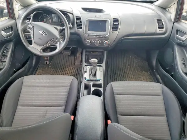 3KPFL4A72JE243029 2018 KIA FORTE - Image 8