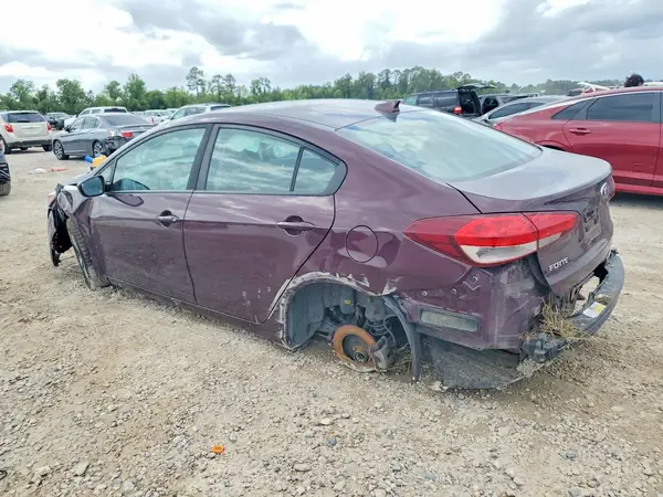3KPFL4A72JE243032 2018 KIA FORTE - Image 2