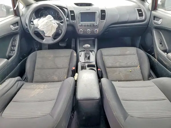 3KPFL4A72JE243032 2018 KIA FORTE - Image 8